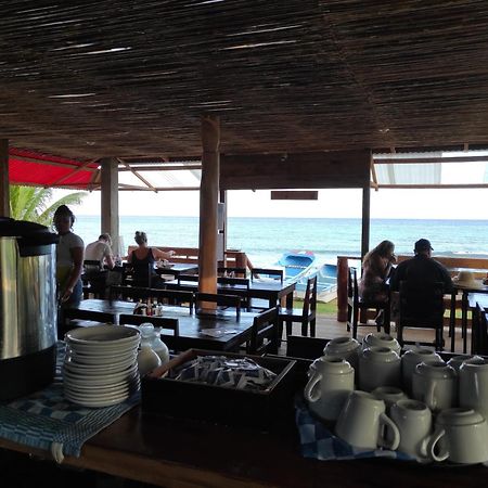 Paraiso Beach Hotel Brig Bay Екстериор снимка