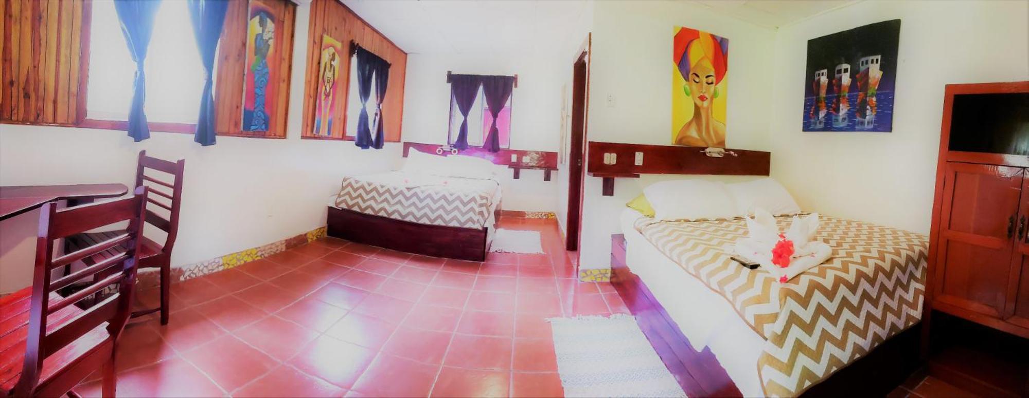 Paraiso Beach Hotel Brig Bay Екстериор снимка