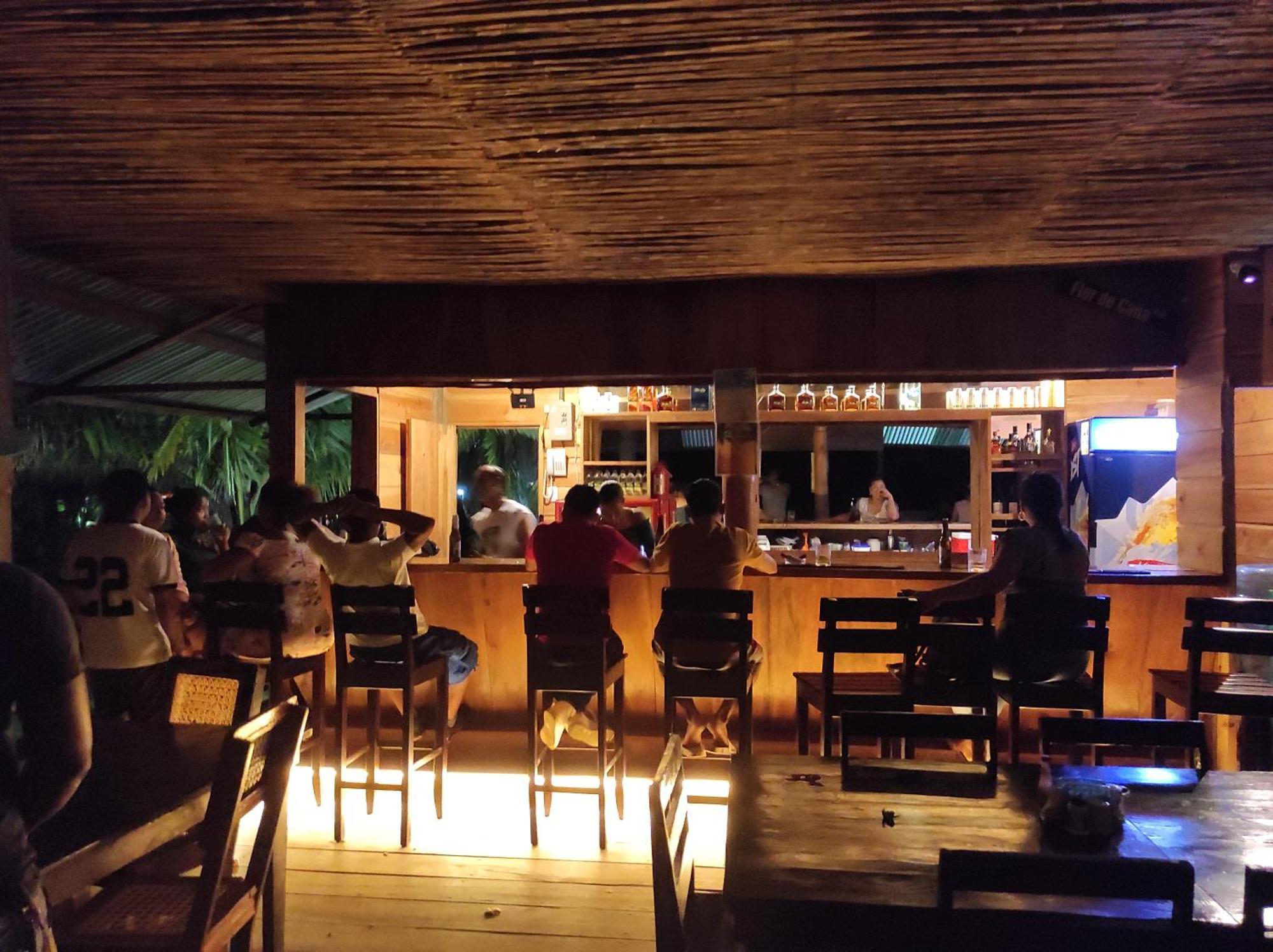 Paraiso Beach Hotel Brig Bay Екстериор снимка