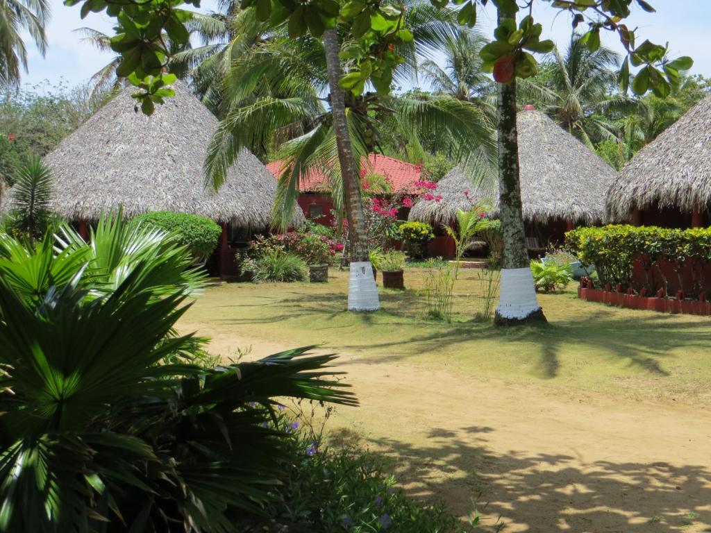 Paraiso Beach Hotel Brig Bay Екстериор снимка