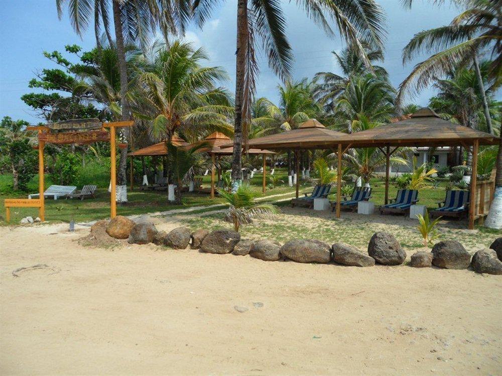 Paraiso Beach Hotel Brig Bay Екстериор снимка