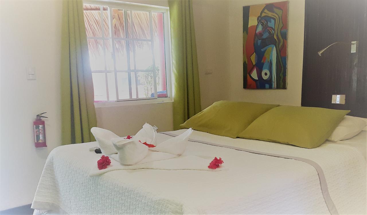 Paraiso Beach Hotel Brig Bay Екстериор снимка