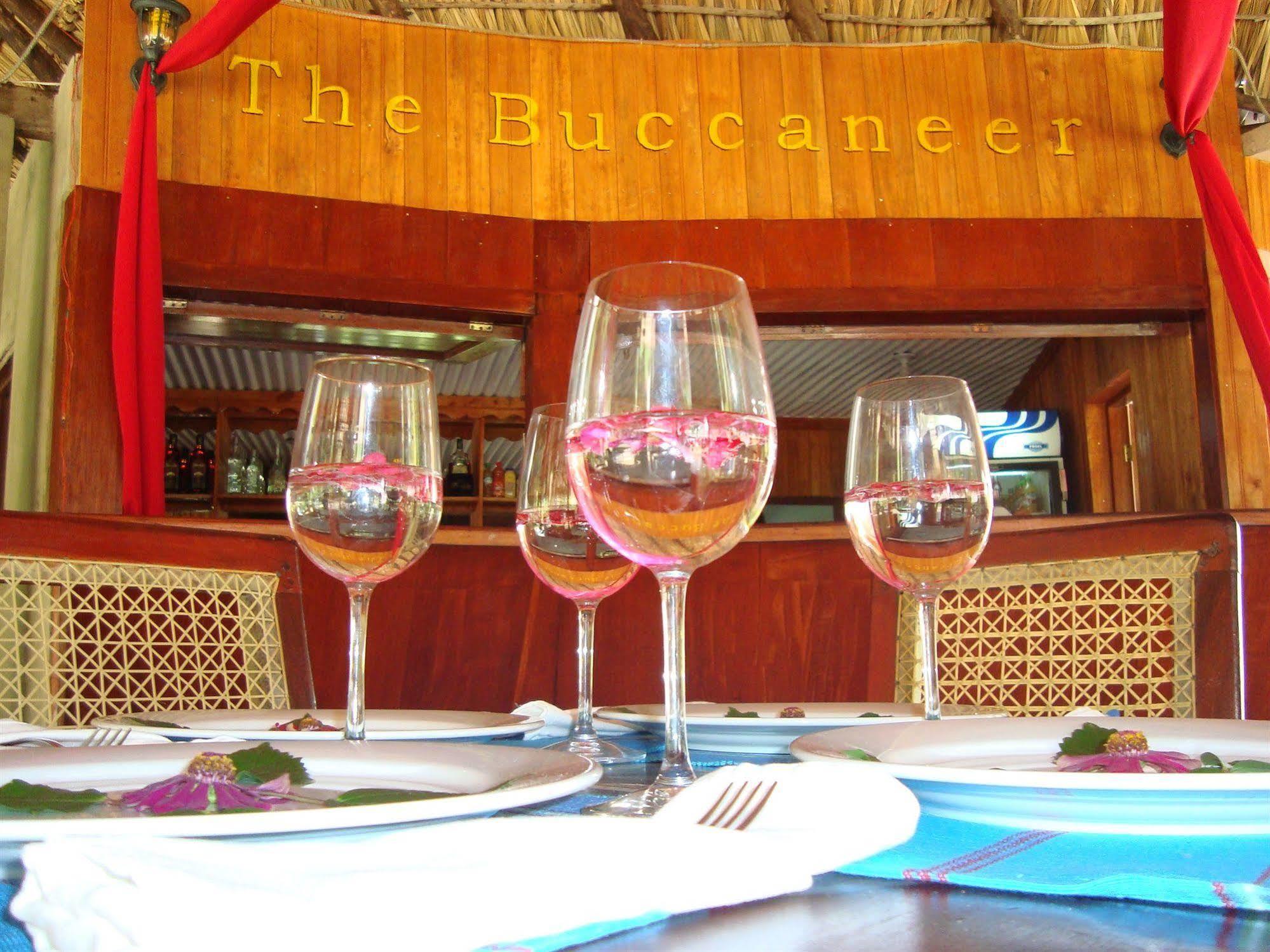 Paraiso Beach Hotel Brig Bay Екстериор снимка
