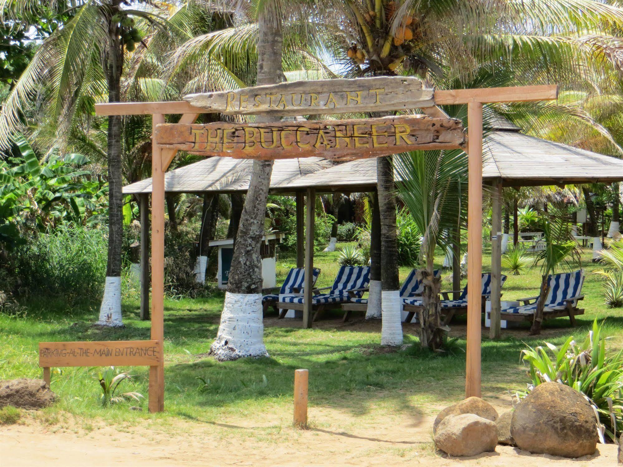 Paraiso Beach Hotel Brig Bay Екстериор снимка