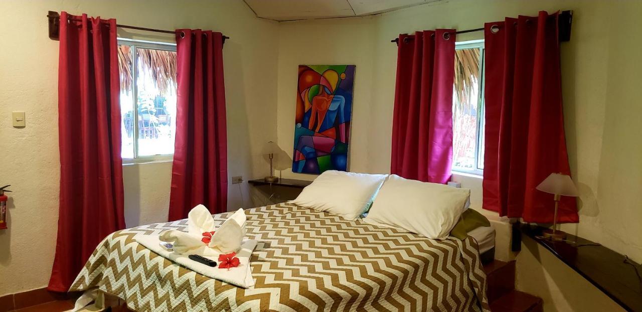 Paraiso Beach Hotel Brig Bay Екстериор снимка